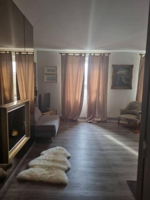 L'Ourse, Epinal,Tres Bel Appartement Quartier Port エクステリア 写真
